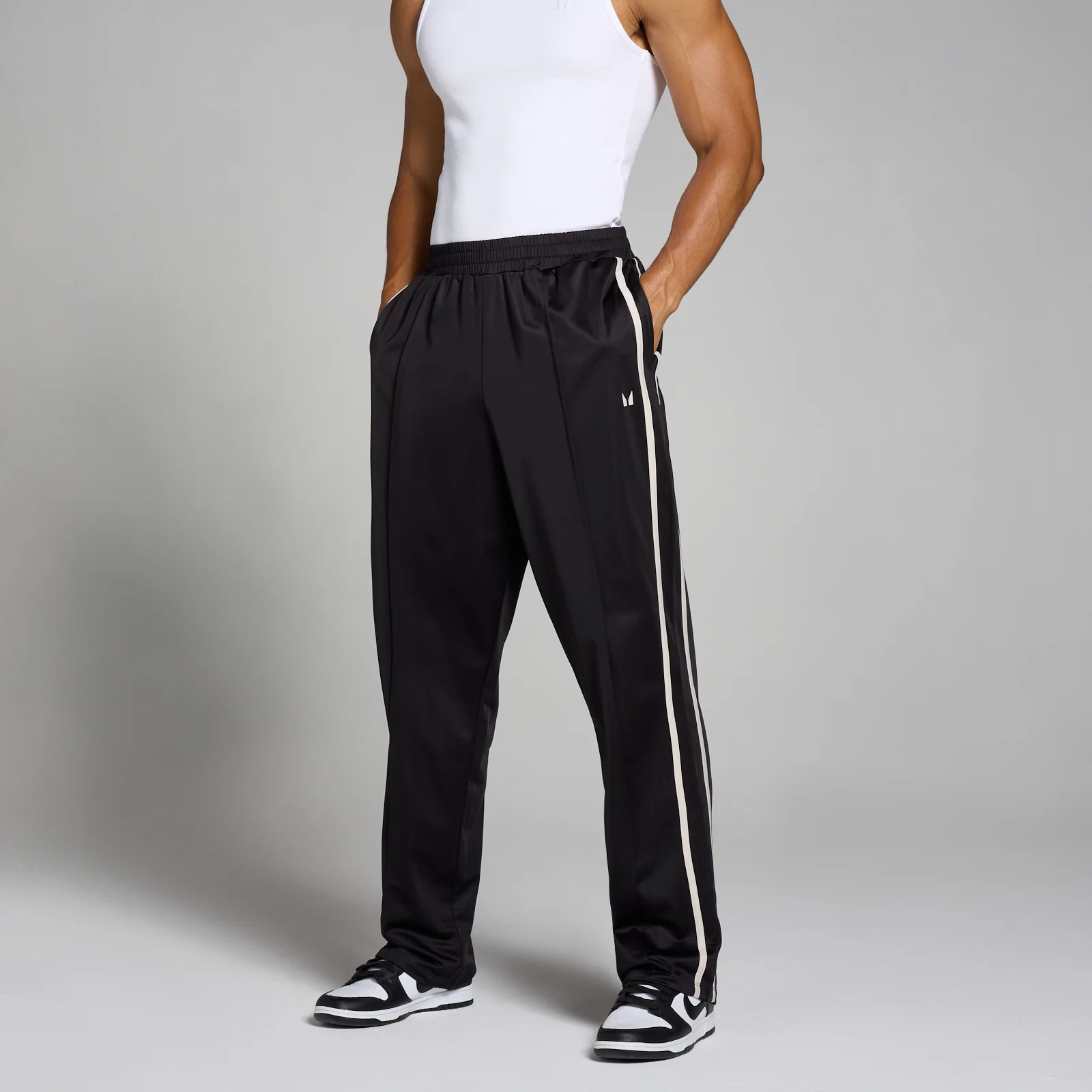 Moške športne hlače Tricot Track MP– črne - S Slika 1