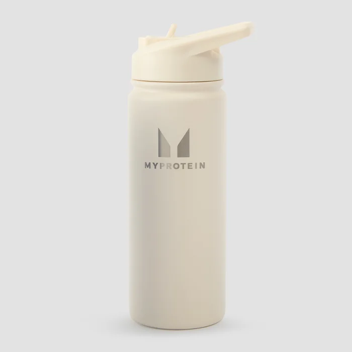 Reciklirana kovinska steklenica s preklopno slamico Myprotein 500 ml – naravno kremna